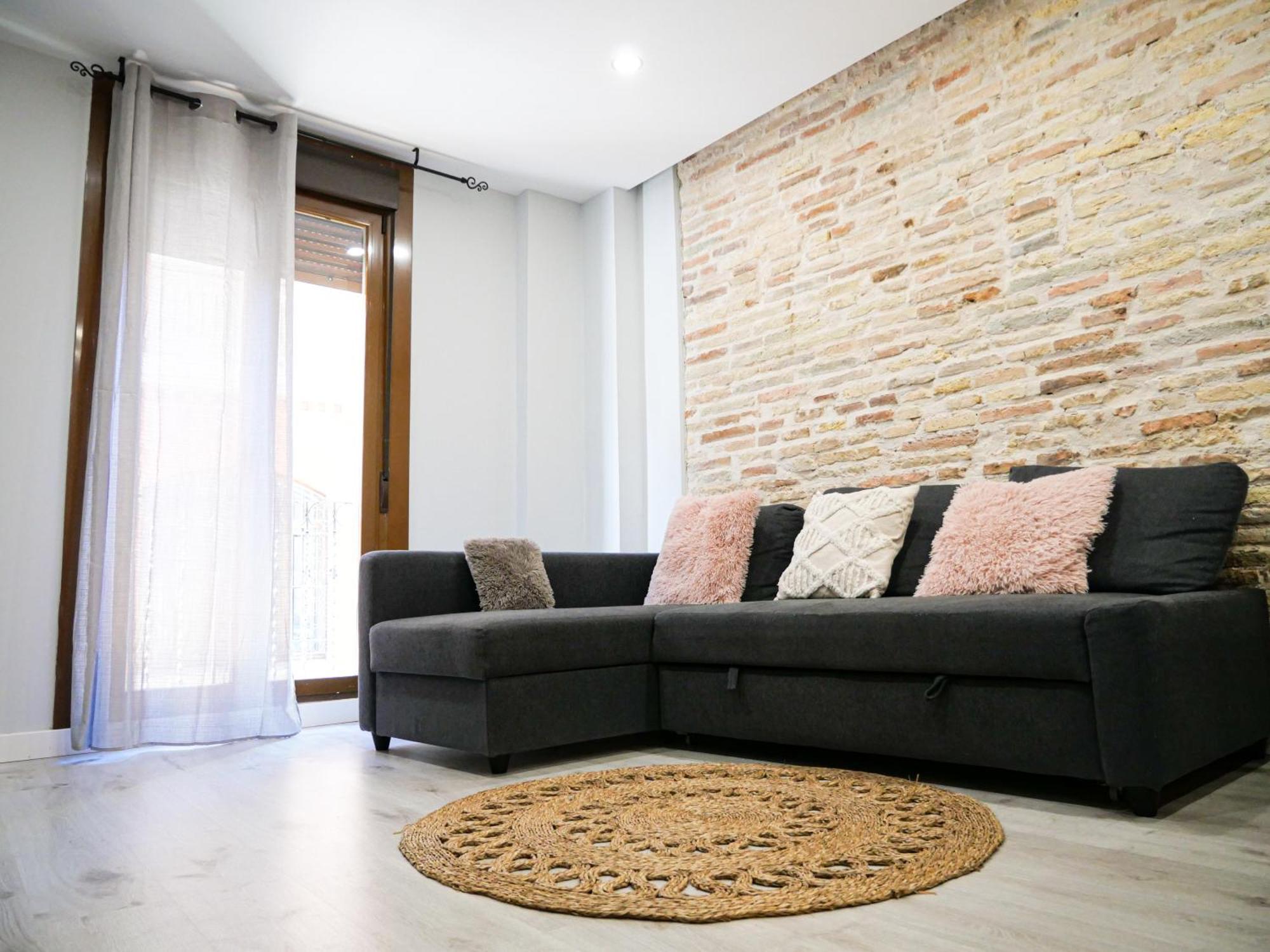 Espacioso Apartamento En El Centro De Пампона Екстериор снимка